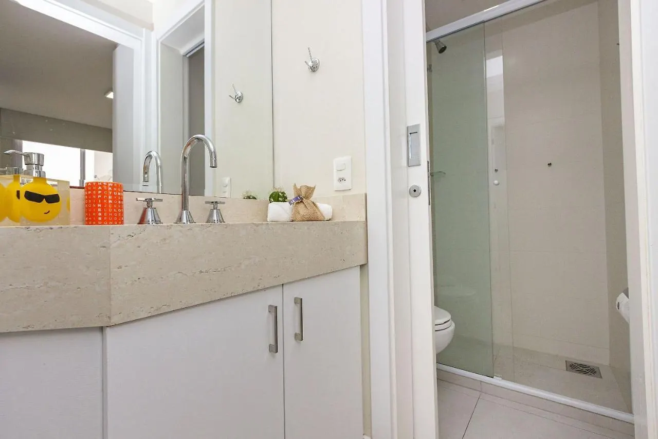 Riomaggiore 204: Beachfront Comfort with Inclusive Amenities Bombinhas